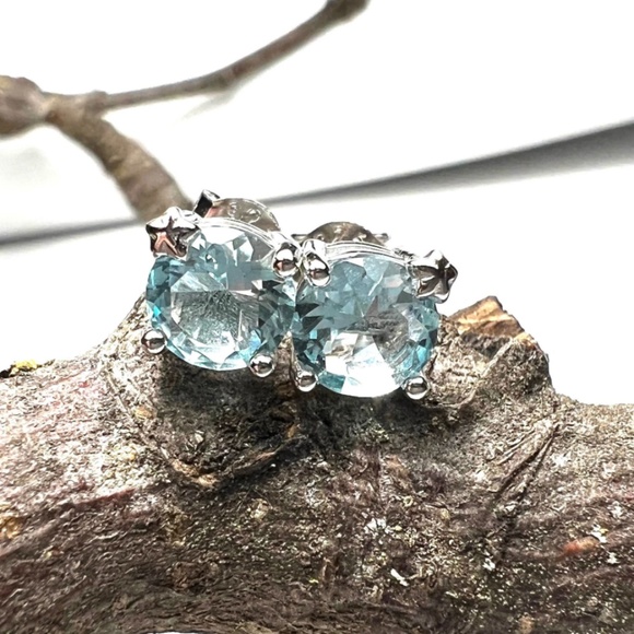 Szendrei Jewelry - New Lovely 6mm Light Blue Aquamarine Stud Earrings Sterling Silver